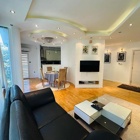 Urban Stay Skopje Bagian luar foto
